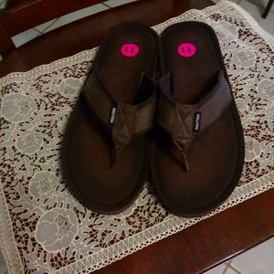 Mens Nautica Slippers.